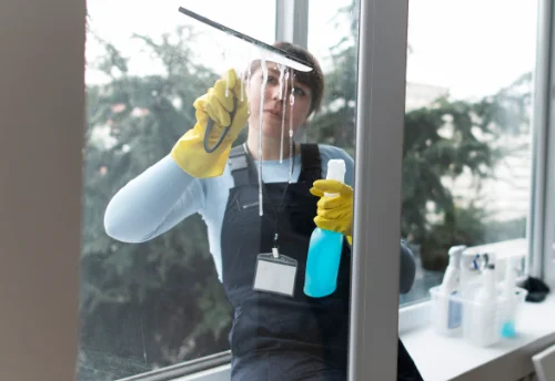 Nettoyage de vitres intérieures et extérieures à la Giettaz